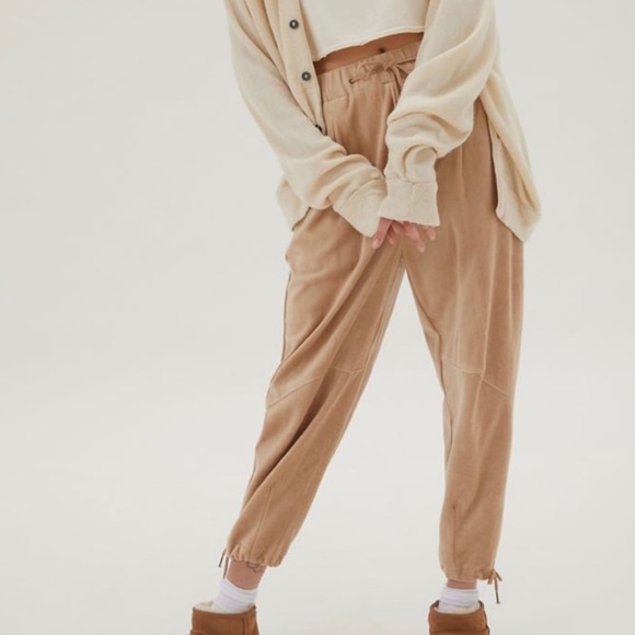 Urban Outfitters velvet joggers - Picture 2 of 4